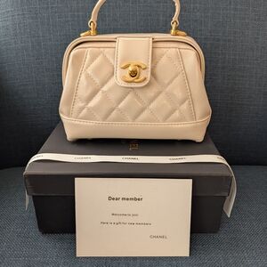 GWP/VIP Chanel Cream Quilted Women's Bag